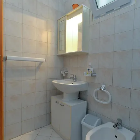 Apartamento Fuer 4 Personen Ca 80 Qm In Stinjan, Istrien Istrische Riviera
