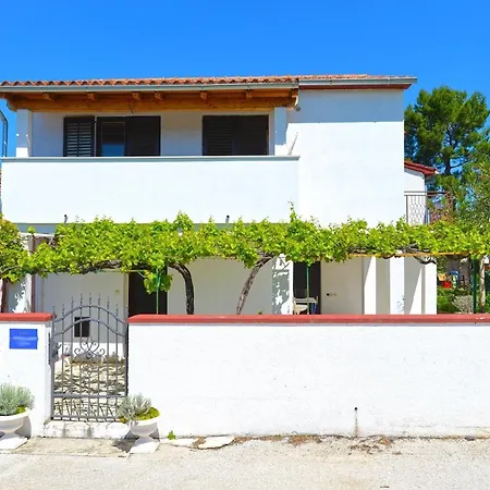 Apartment Fuer 4 Personen Ca 80 Qm In Stinjan, Istrien Istrische Riviera Stinjan